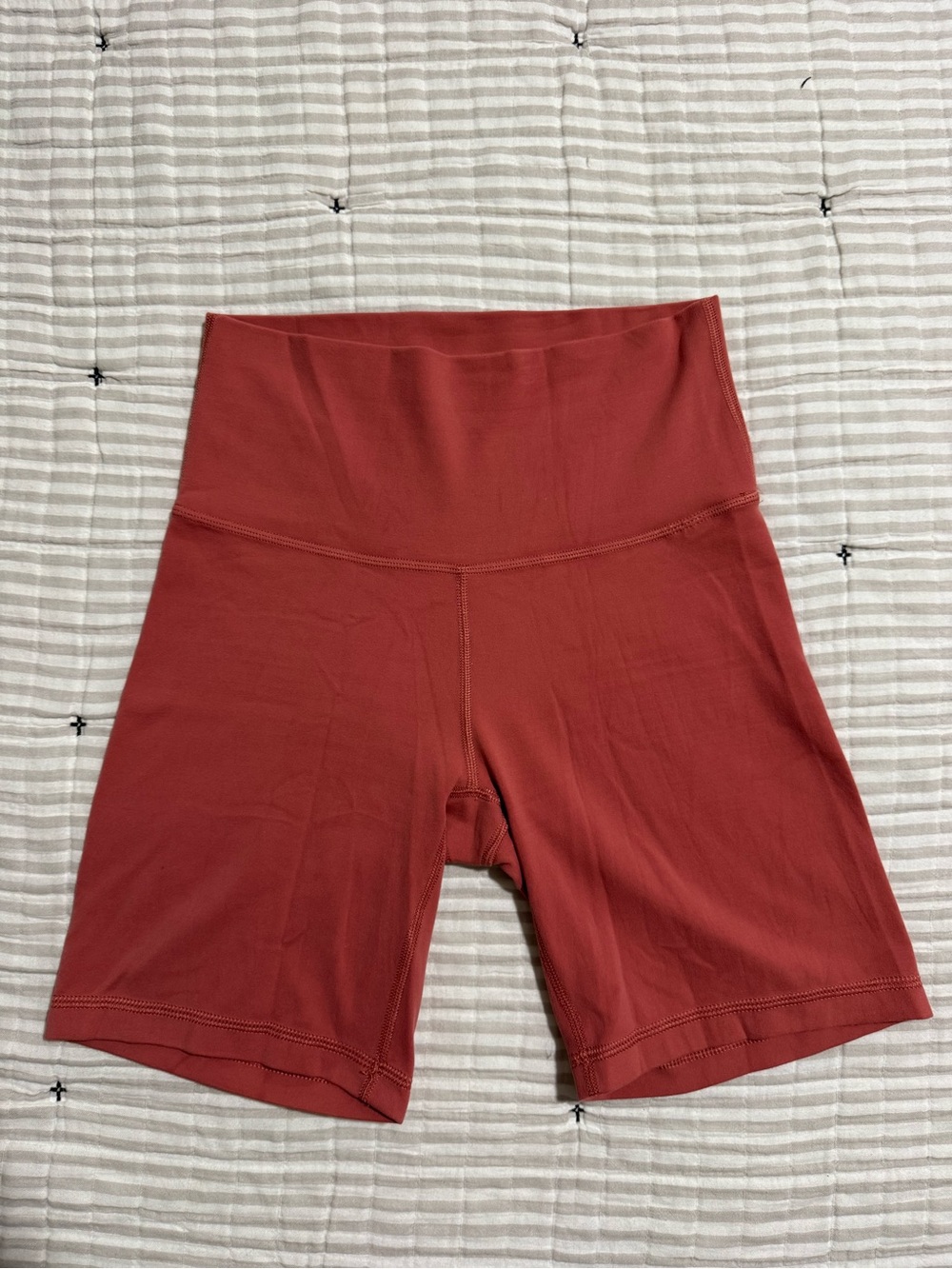 Aritzia TNA Butter Atmosphere 7” Shorts - Size S - Warm Sienna Red - Picture 2 of 5